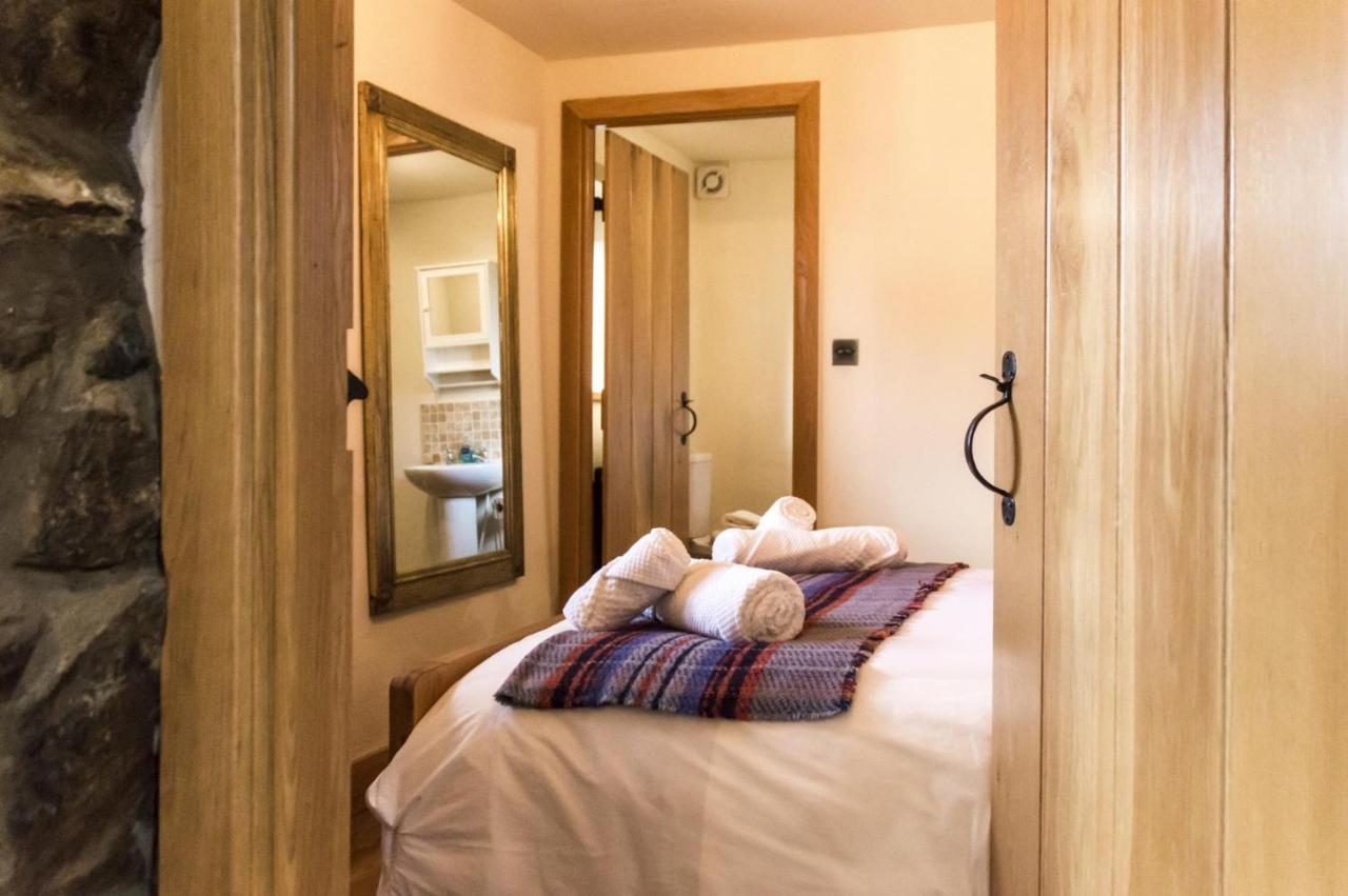 Foxglove - Luxurious Barn Conversion - Blossom Farm Johnston Eksteriør billede
