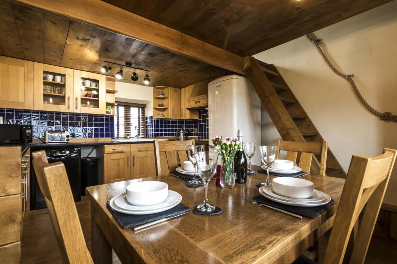 Foxglove - Luxurious Barn Conversion - Blossom Farm Johnston Eksteriør billede