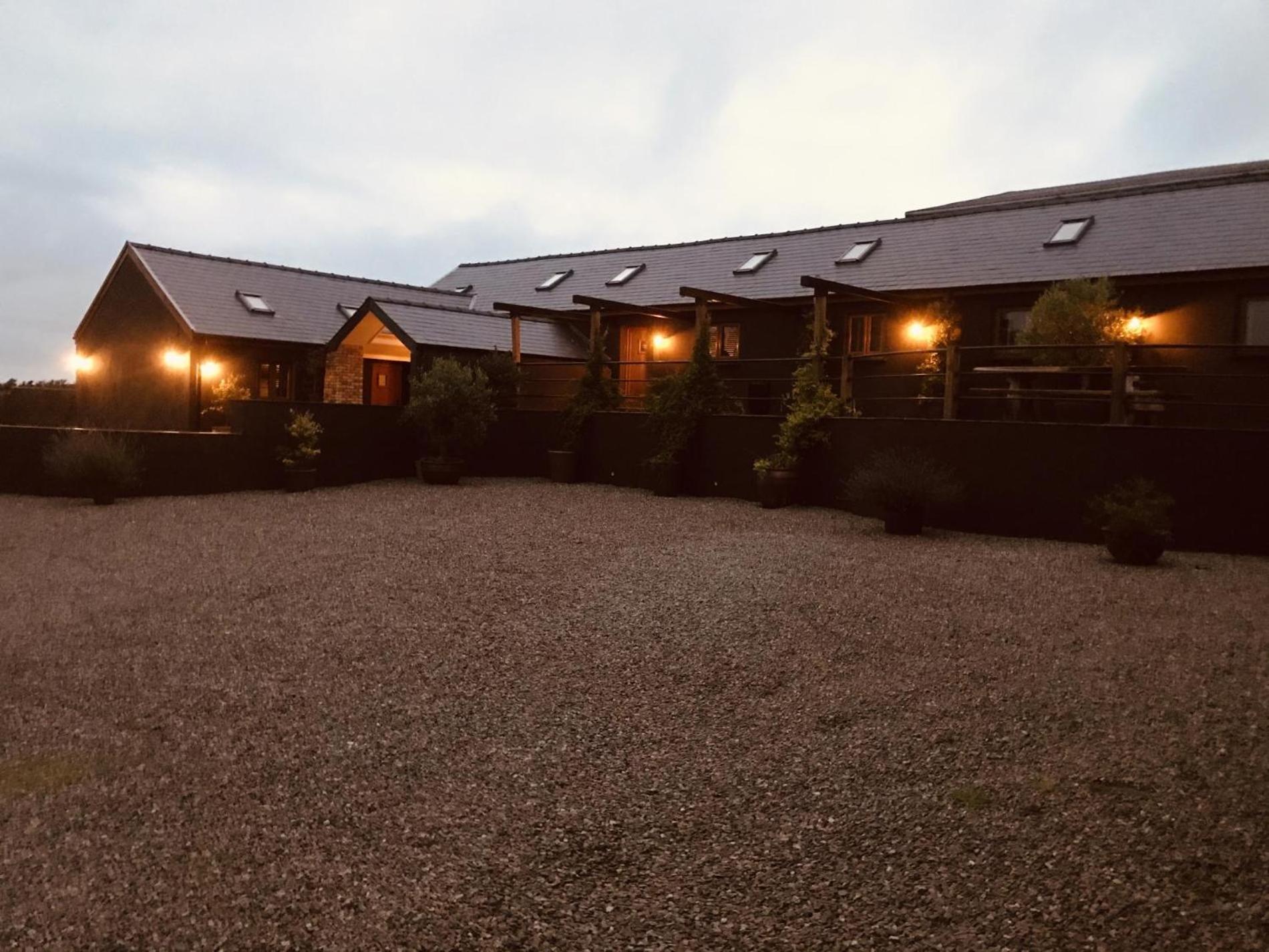Foxglove - Luxurious Barn Conversion - Blossom Farm Johnston Eksteriør billede